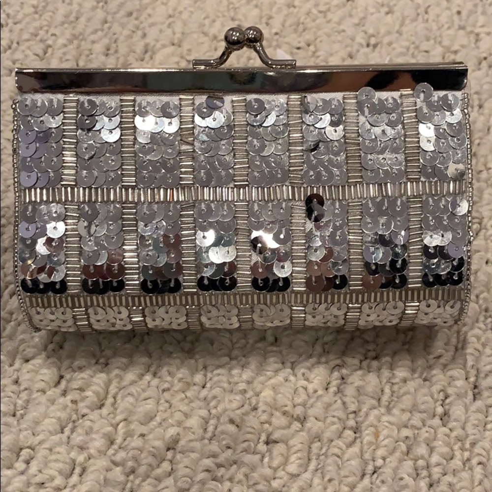 Silver beaded and sequined clutch